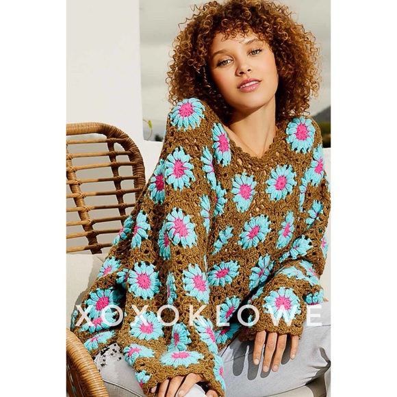 LAST ONE POL Olive + Blue Hand Knit Floral Crochet V Neck Sweater - Picture 5 of 15